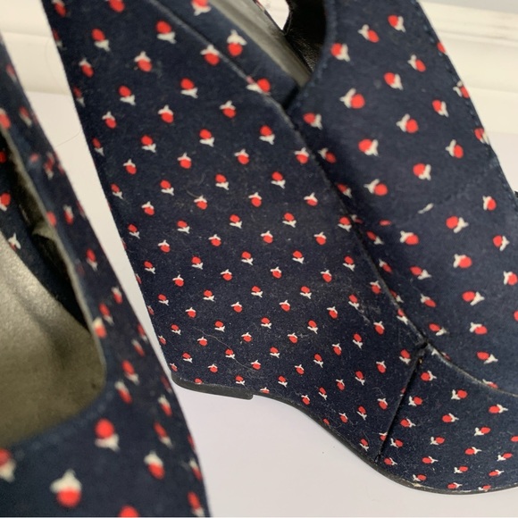 FOREVER 21 PLATFORM WEDGE PIN-UP HEEL 6 US - Picture 8 of 9